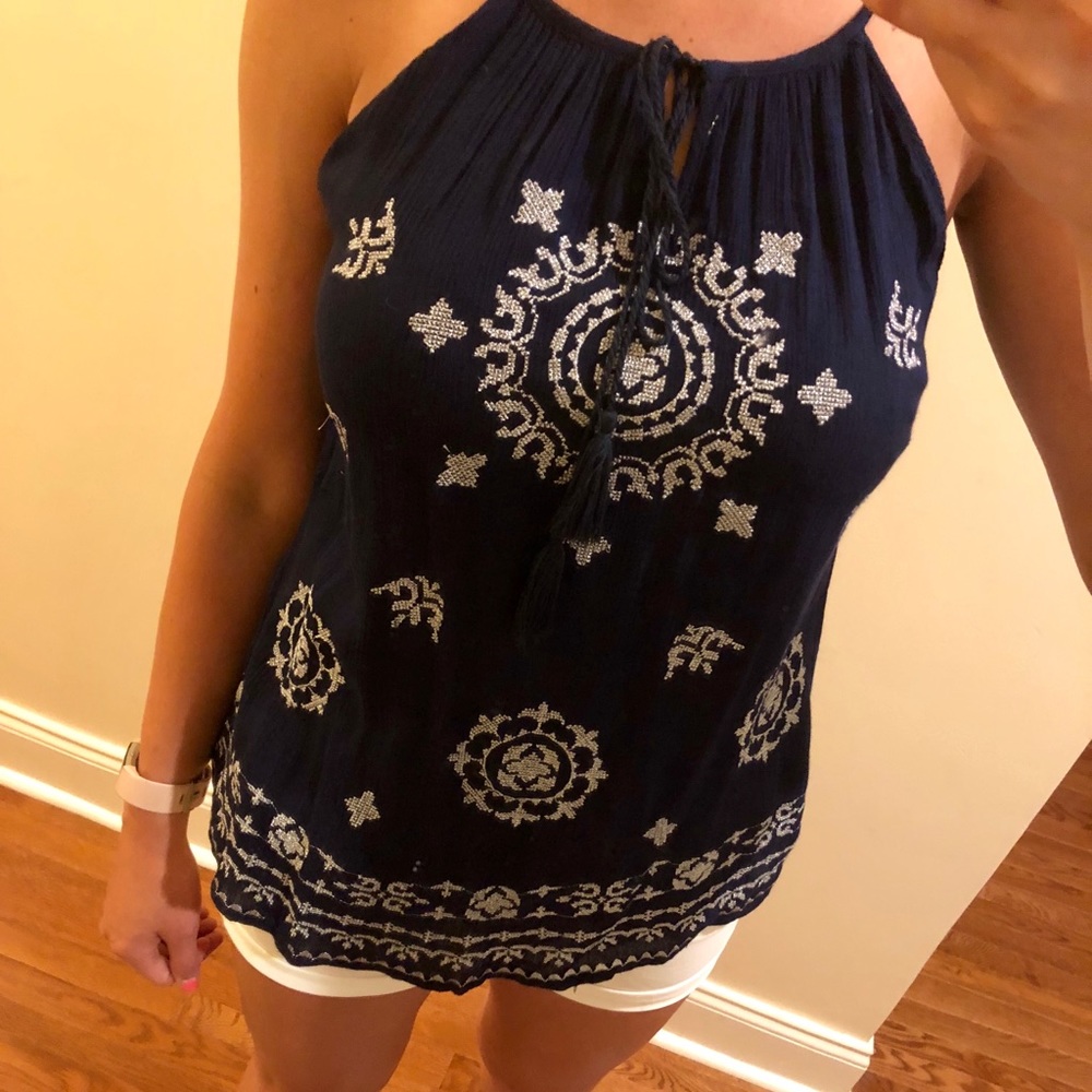 Embroidered tank! - Picture 3 of 4